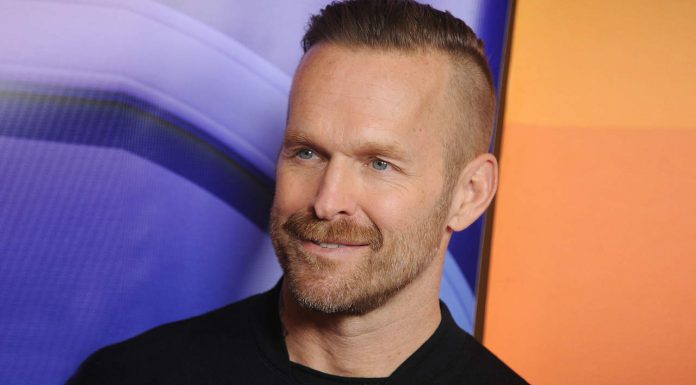 Bob Harper Shares 'Extremely Private' Photo of Himself inside a Coma annually After His Heart Attack
