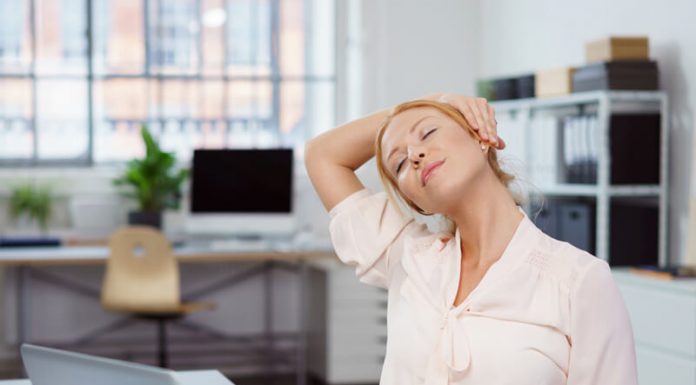 5 quick energy-boosting exercises to perform at work or pictures desk