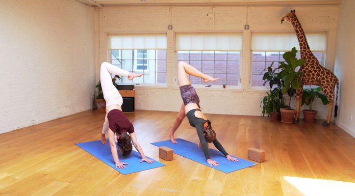 This 10-Minute Wake-Up Yoga Flow Is the Perfect Start to Your Morning