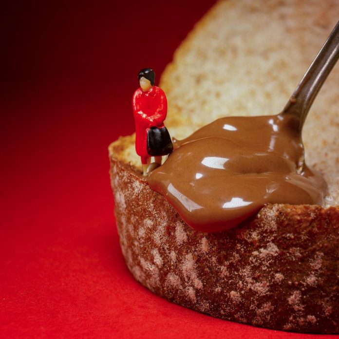 How to Avoid Emotional Eating During Weight Loss