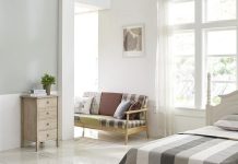 Is Living in the Moment Always Beneficial Is Living in the Moment Always Beneficial