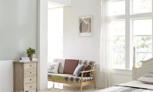 Is Living in the Moment Always Beneficial Is Living in the Moment Always Beneficial